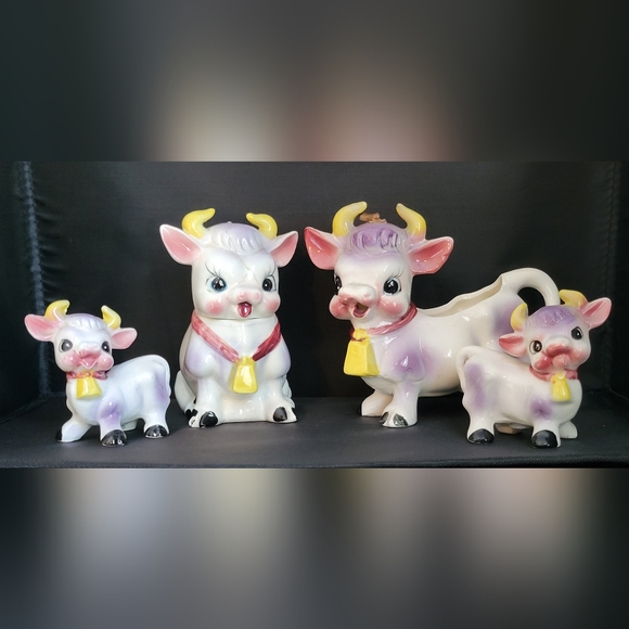 Vintage collectible cow with bells set: suger, creamer, salt & pepper shakers - Picture 5 of 16